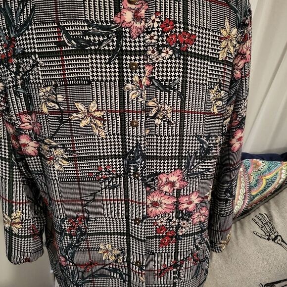 Jon & Anna plaid shell top Size Med - Picture 8 of 8